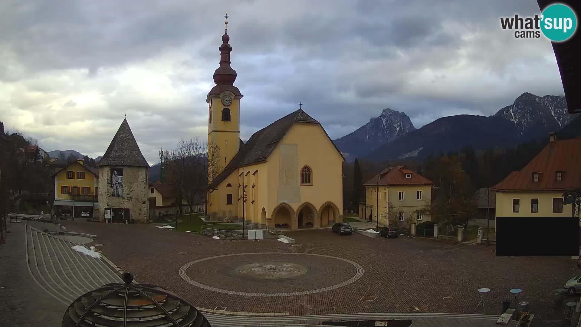 Tarvis – Platz Unità / Kirche SS.Pietro und Paolo Apostoli