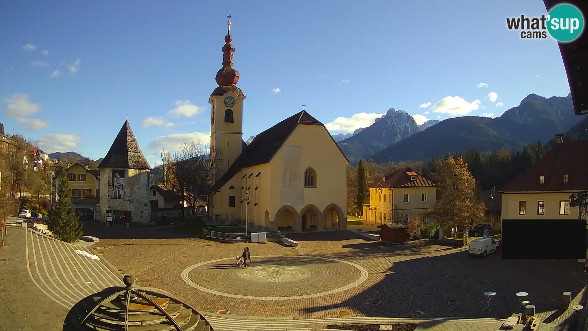 Tarvis – Platz Unità / Kirche SS.Pietro und Paolo Apostoli