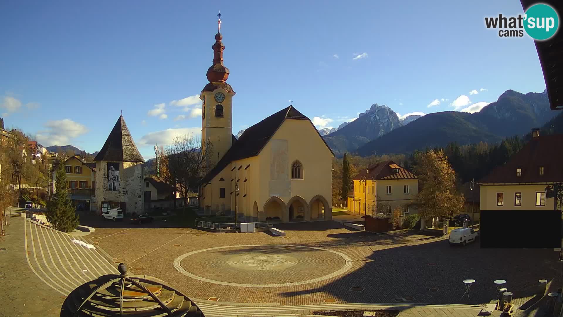 Tarvis – Platz Unità / Kirche SS.Pietro und Paolo Apostoli