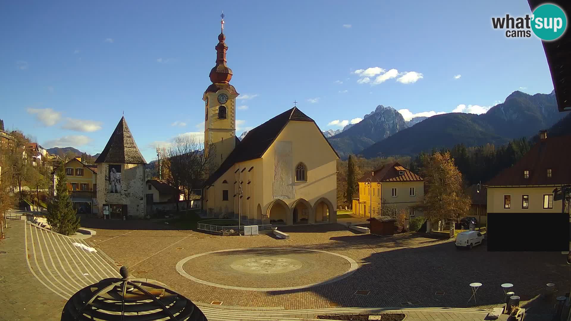 Tarvisio – plaza Unità / Iglesia SS.Pietro e Paolo Apostoli