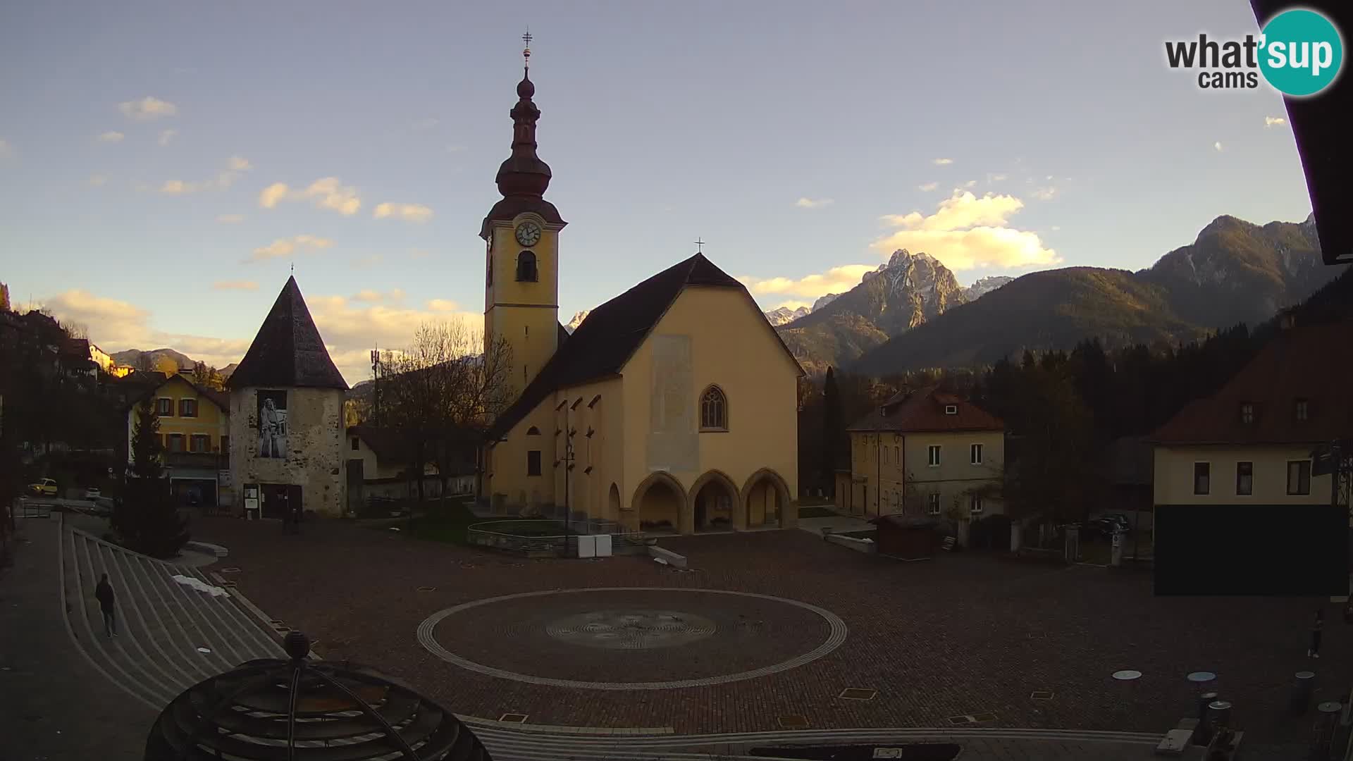 Tarvisio – plaza Unità / Iglesia SS.Pietro e Paolo Apostoli