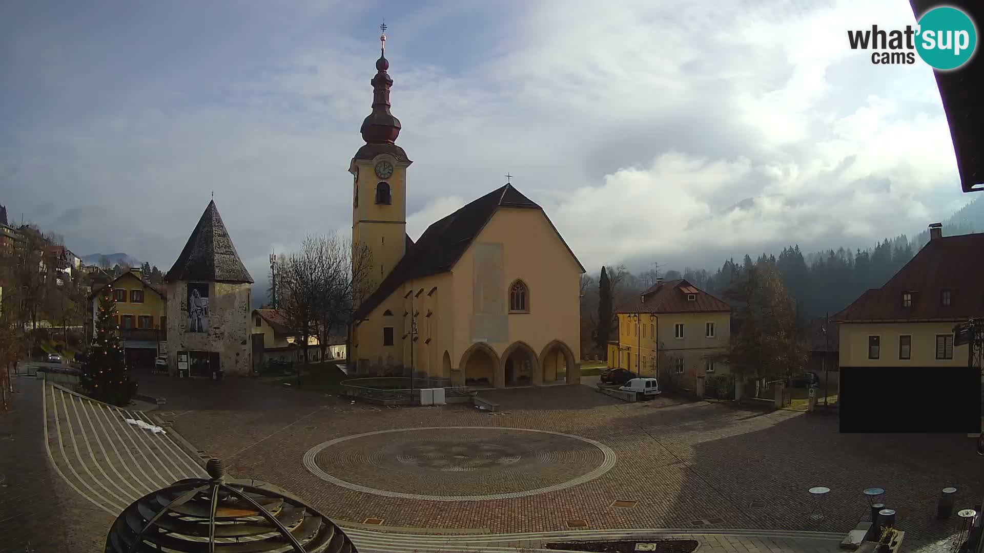 Tarvis – Platz Unità / Kirche SS.Pietro und Paolo Apostoli