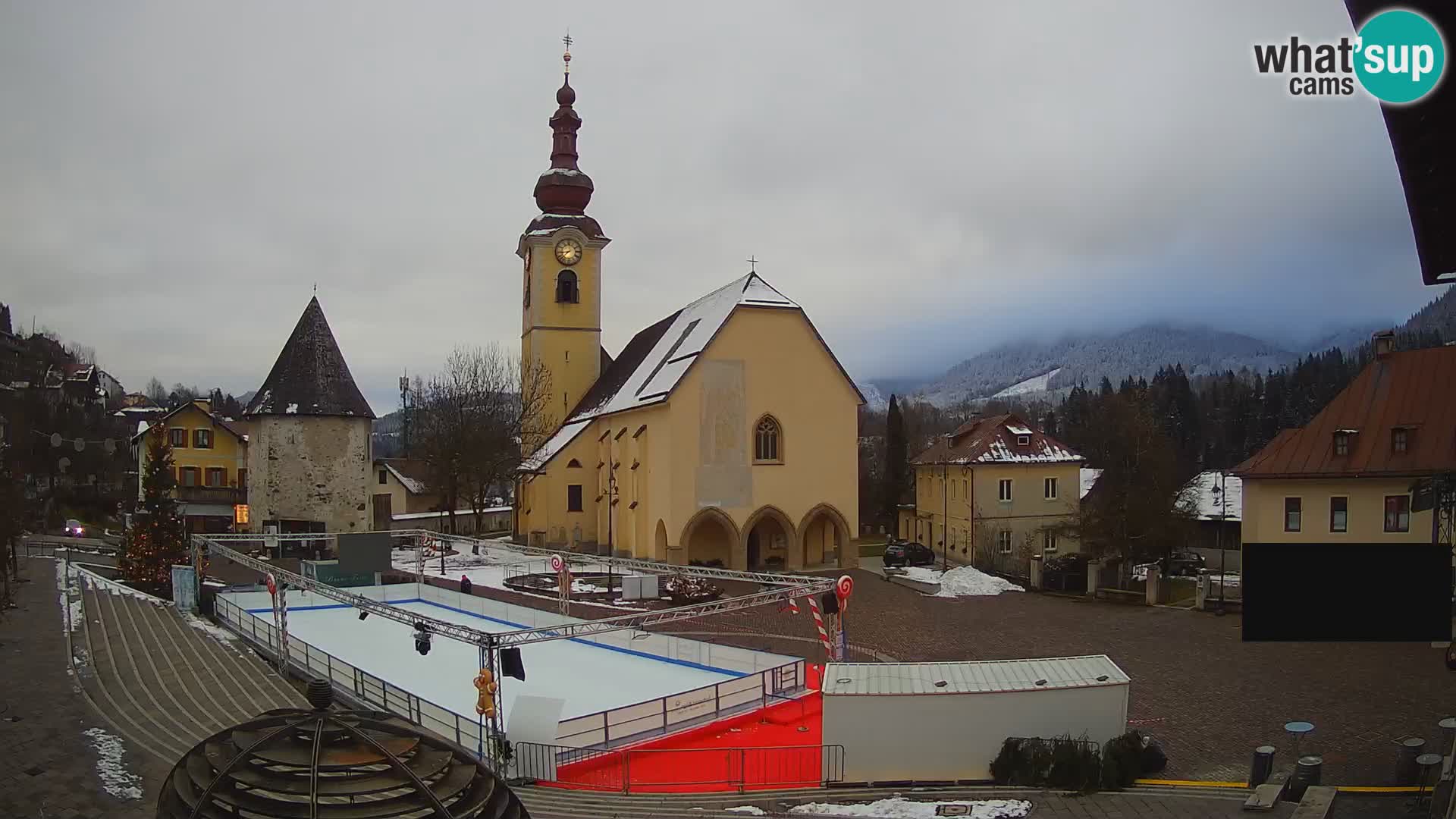 Tarvisio – plaza Unità / Iglesia SS.Pietro e Paolo Apostoli