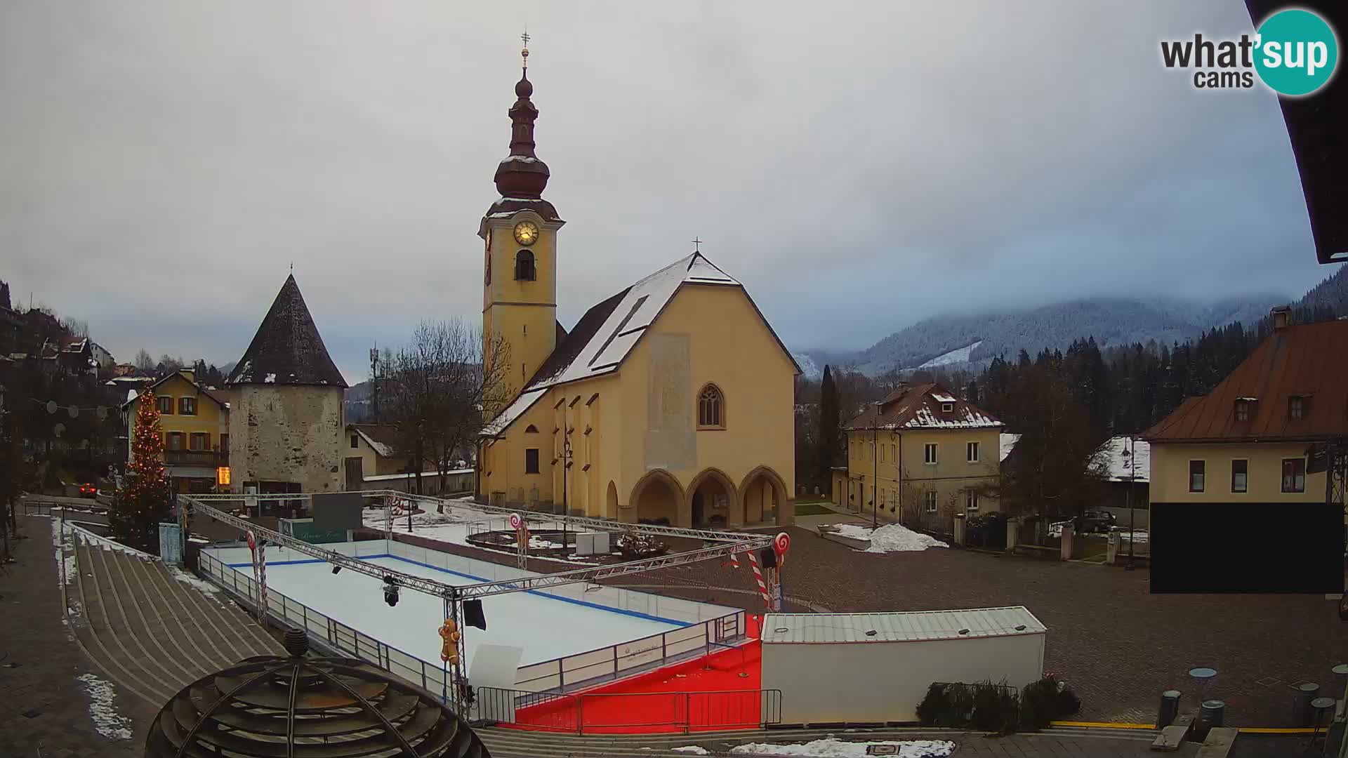 Tarvisio – plaza Unità / Iglesia SS.Pietro e Paolo Apostoli