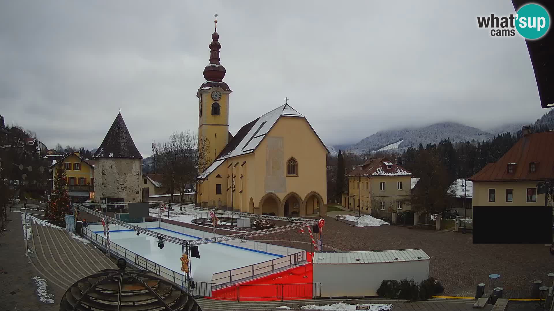 Tarvis – Platz Unità / Kirche SS.Pietro und Paolo Apostoli