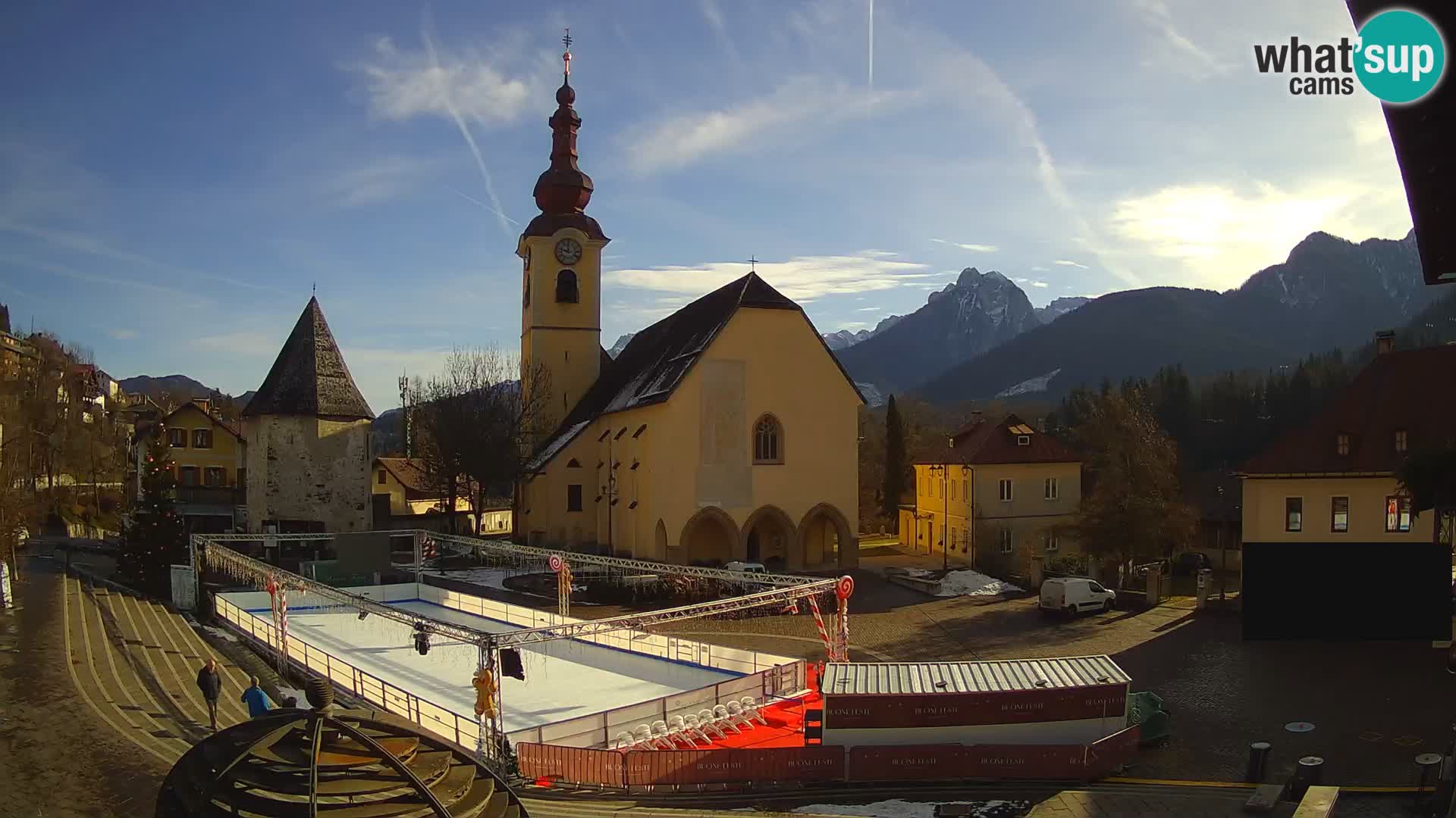 Tarvisio – plaza Unità / Iglesia SS.Pietro e Paolo Apostoli