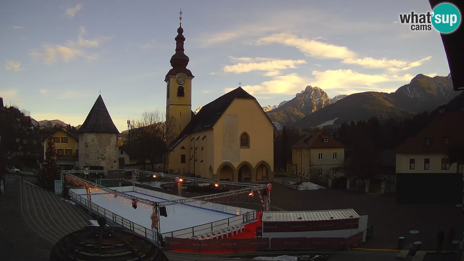 Tarvis – Platz Unità / Kirche SS.Pietro und Paolo Apostoli