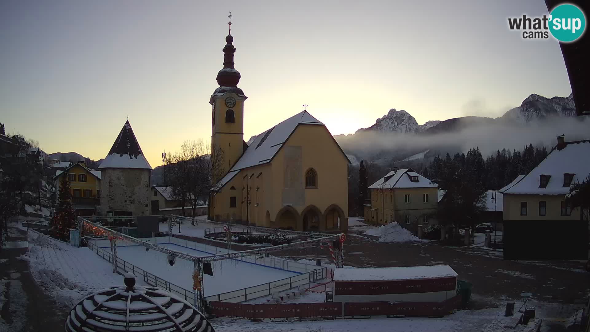 Tarvisio – carré Unità / église SS.Pietro e Paolo Apostoli