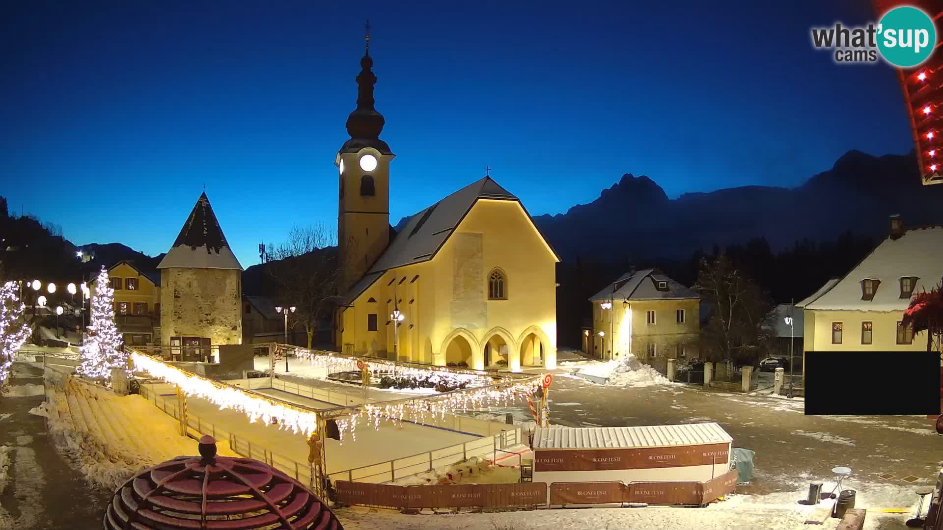 Tarvis – Platz Unità / Kirche SS.Pietro und Paolo Apostoli