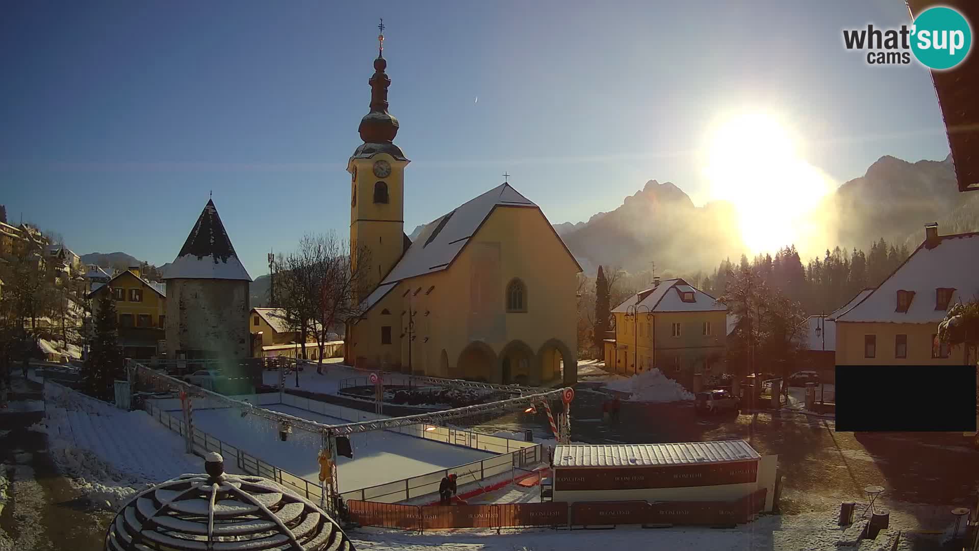 Tarvisio – plaza Unità / Iglesia SS.Pietro e Paolo Apostoli