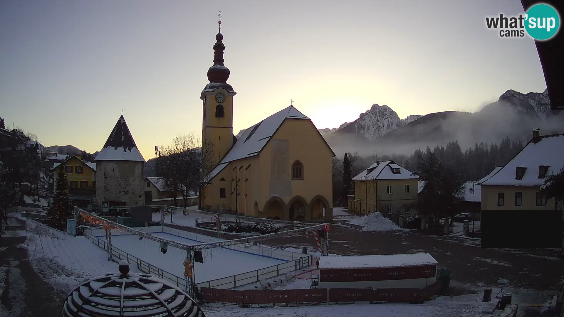 Tarvis – Platz Unità / Kirche SS.Pietro und Paolo Apostoli