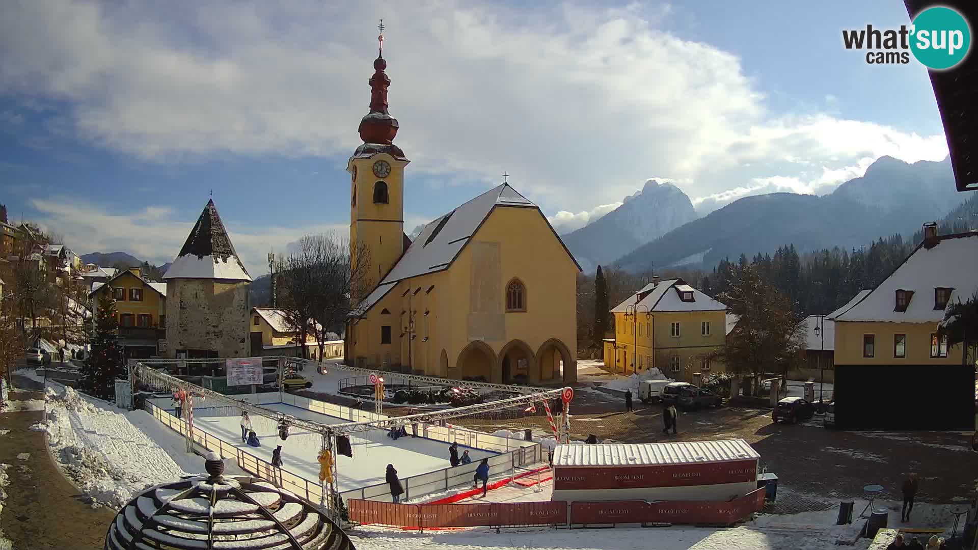 Tarvisio – plaza Unità / Iglesia SS.Pietro e Paolo Apostoli