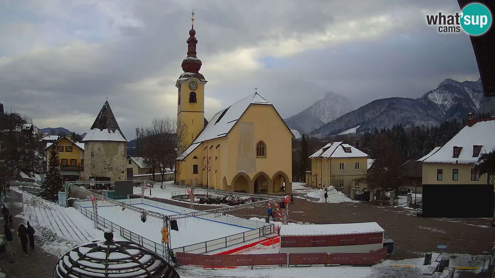 Tarvisio – carré Unità / église SS.Pietro e Paolo Apostoli