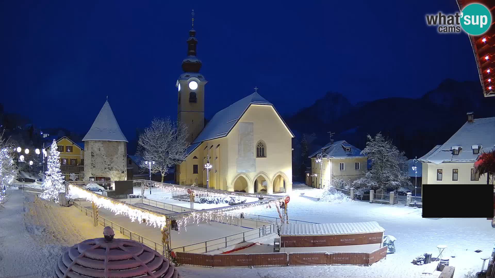 Tarvisio – plaza Unità / Iglesia SS.Pietro e Paolo Apostoli