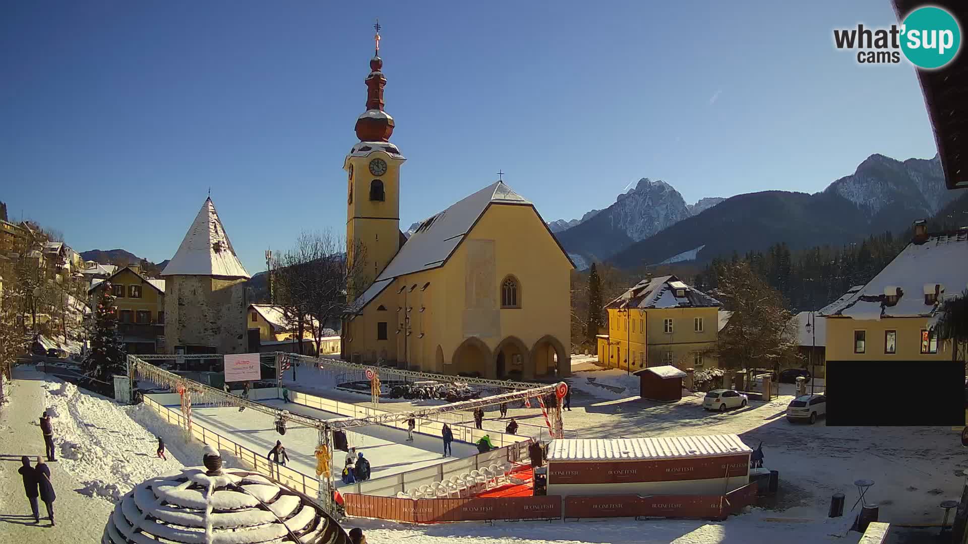 Tarvisio – plaza Unità / Iglesia SS.Pietro e Paolo Apostoli