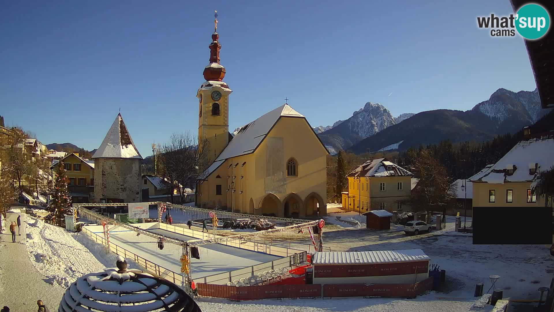 Tarvisio – plaza Unità / Iglesia SS.Pietro e Paolo Apostoli