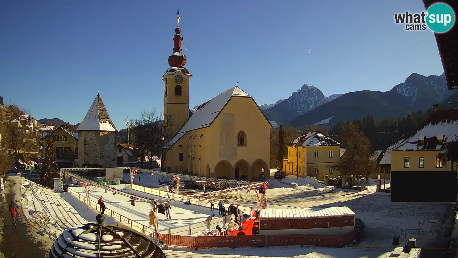 Tarvis – Platz Unità / Kirche SS.Pietro und Paolo Apostoli