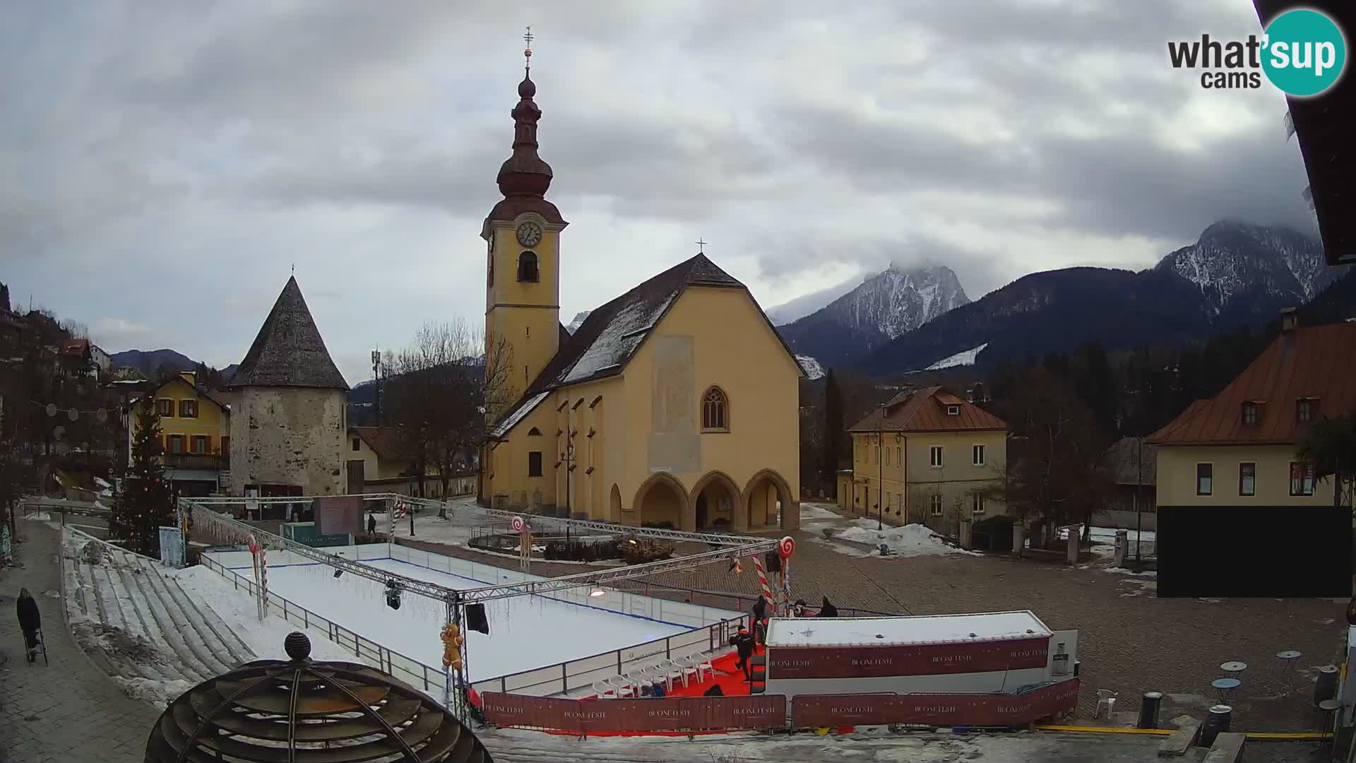 Tarvisio – carré Unità / église SS.Pietro e Paolo Apostoli