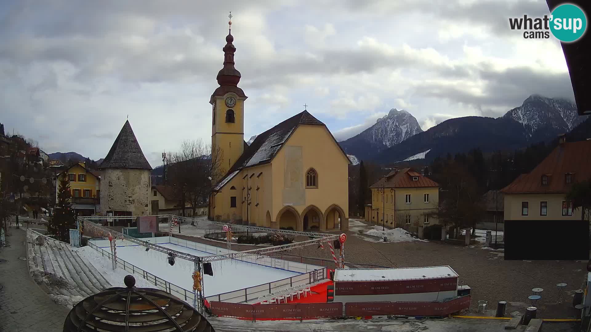 Tarvisio – carré Unità / église SS.Pietro e Paolo Apostoli