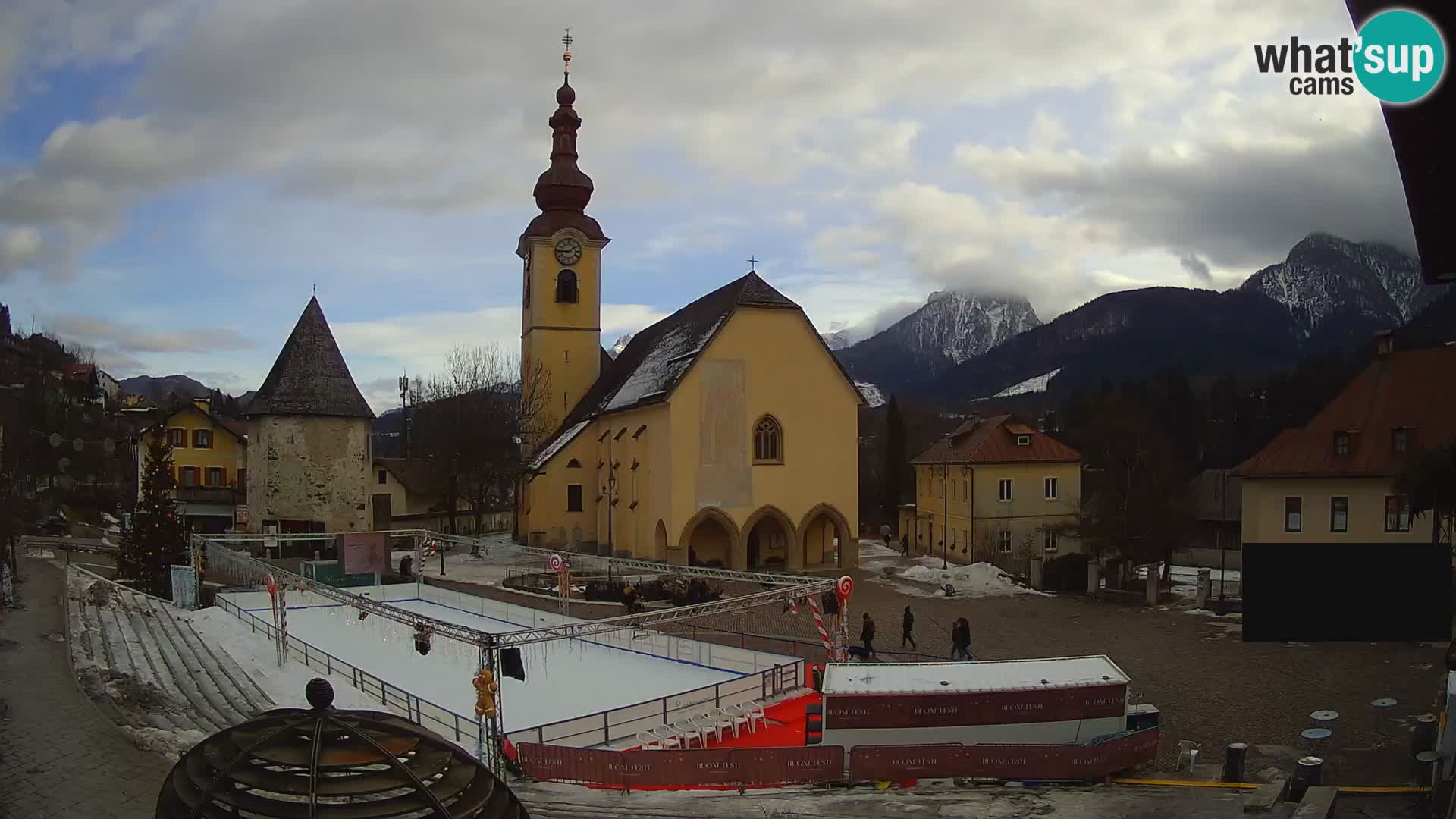 Tarvisio – carré Unità / église SS.Pietro e Paolo Apostoli