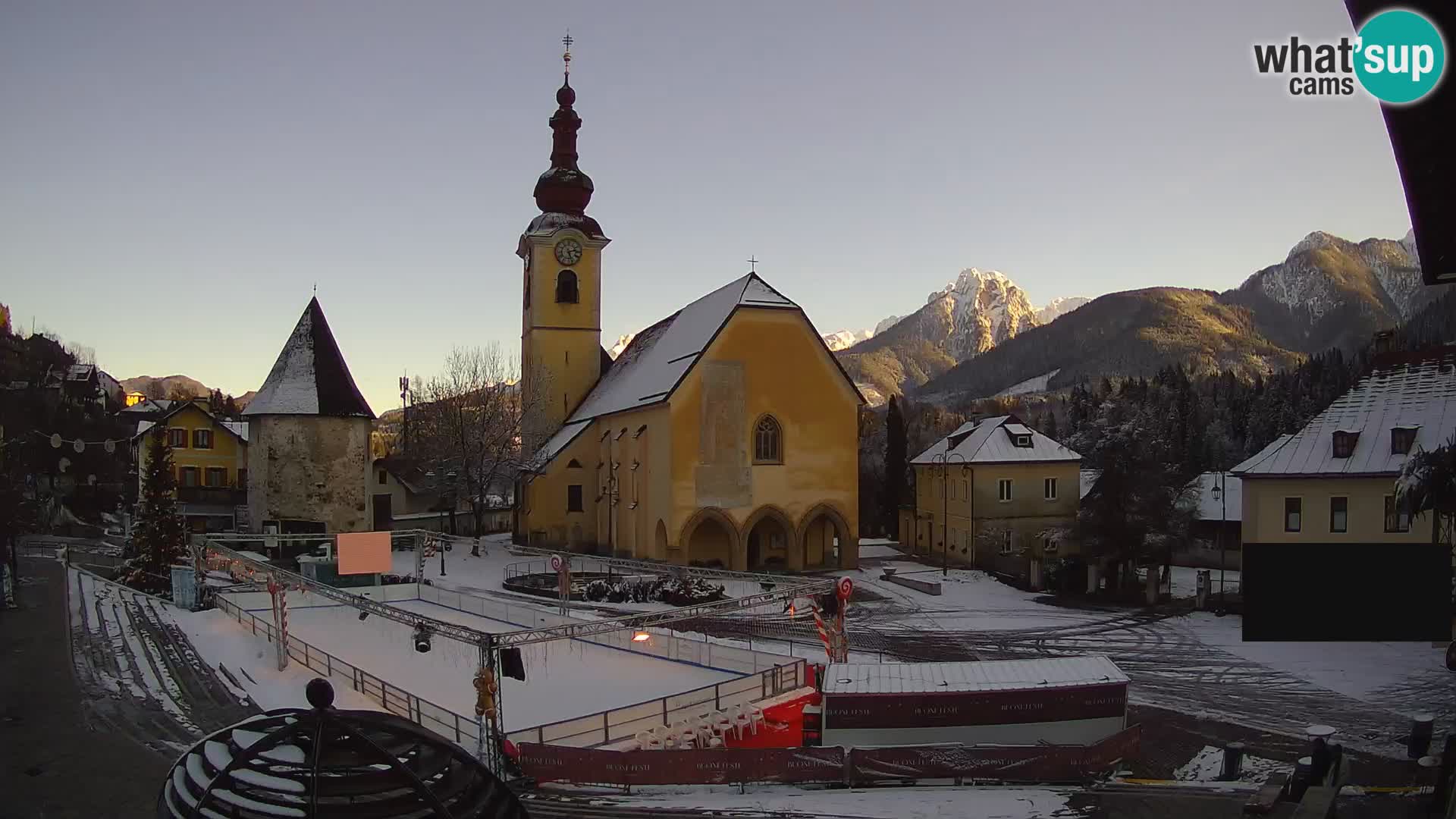 Tarvisio – carré Unità / église SS.Pietro e Paolo Apostoli