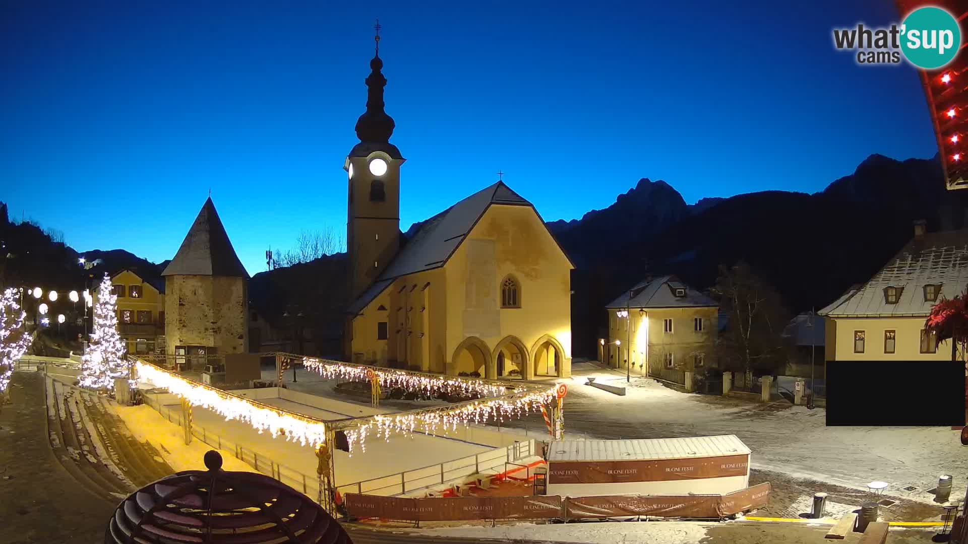 Tarvisio – plaza Unità / Iglesia SS.Pietro e Paolo Apostoli