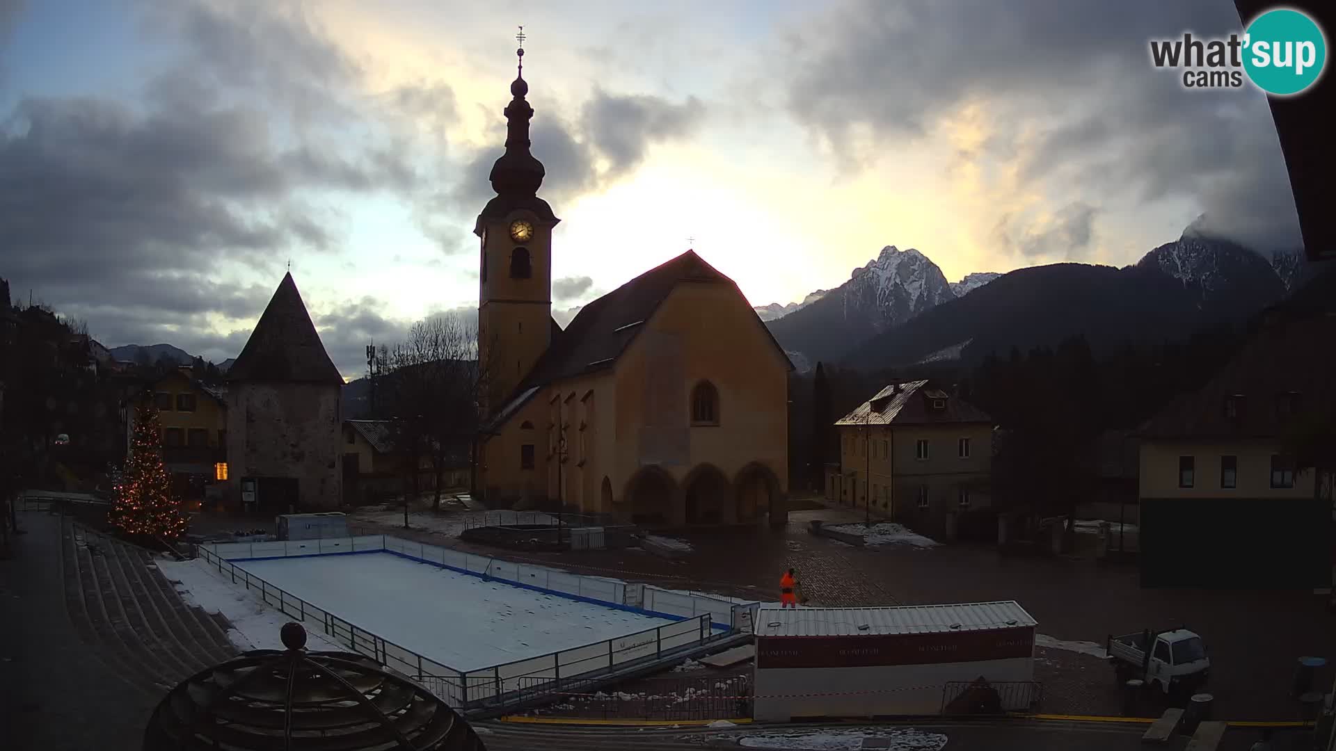 Tarvisio – Piazza Unità / Parrocchia SS.Pietro e Paolo Apostoli