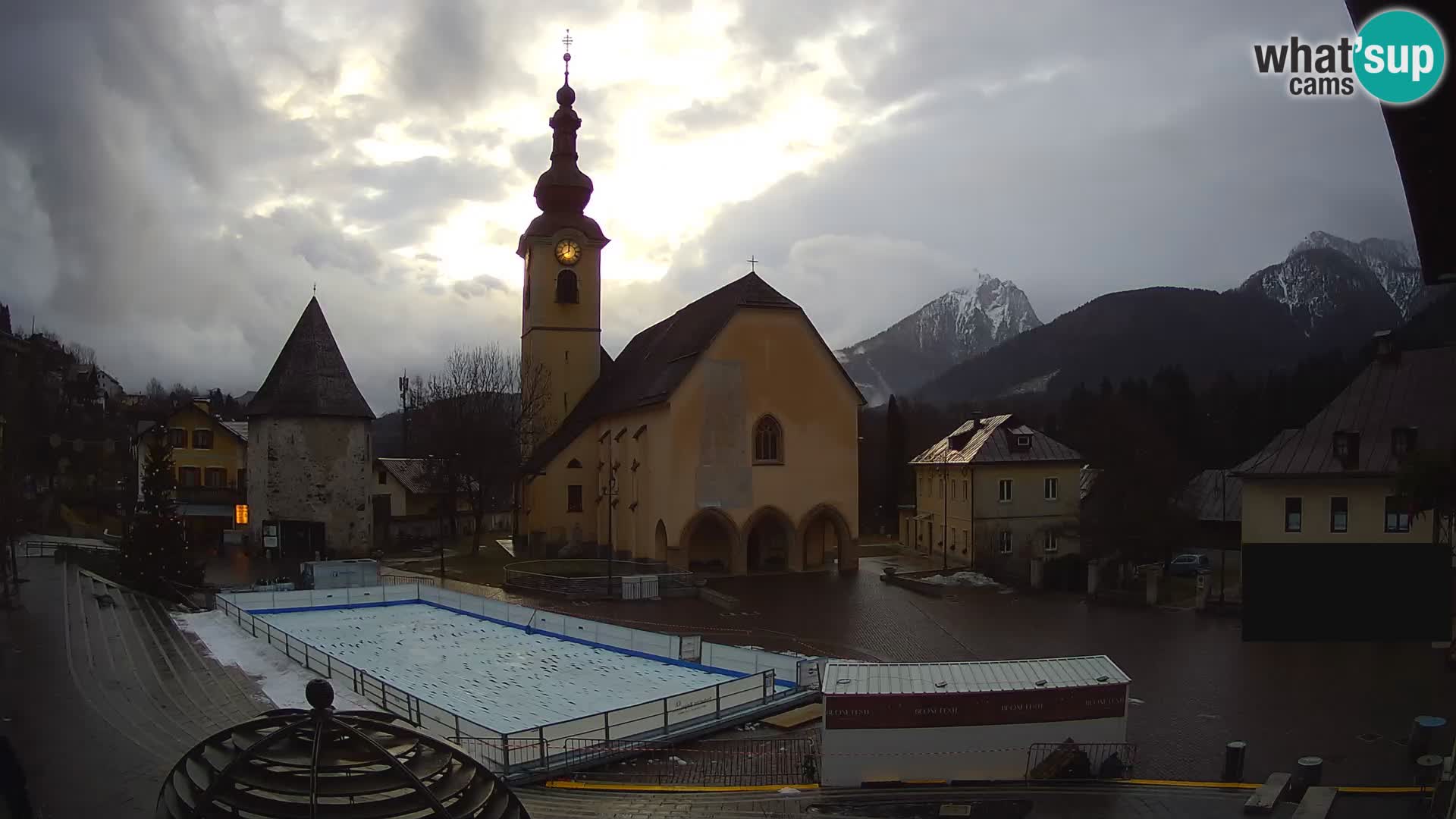 Tarvisio – carré Unità / église SS.Pietro e Paolo Apostoli