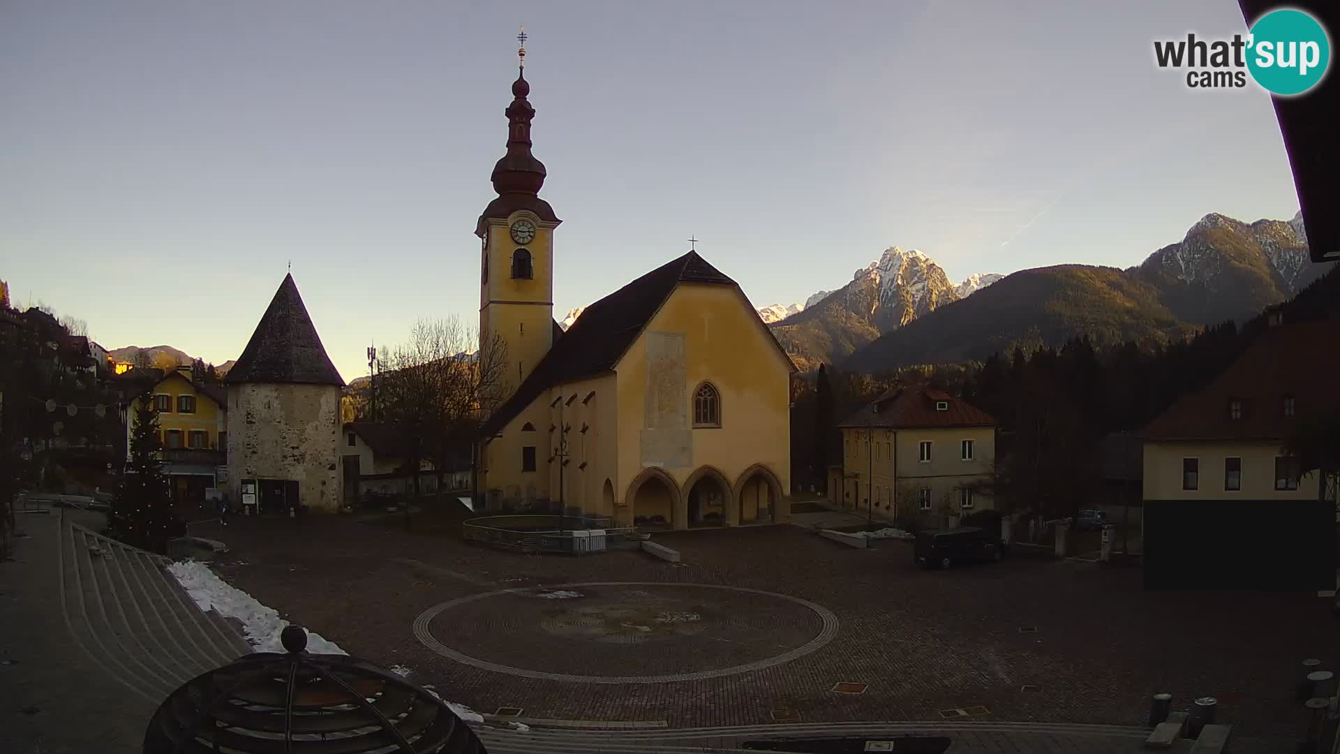 Tarvisio – carré Unità / église SS.Pietro e Paolo Apostoli