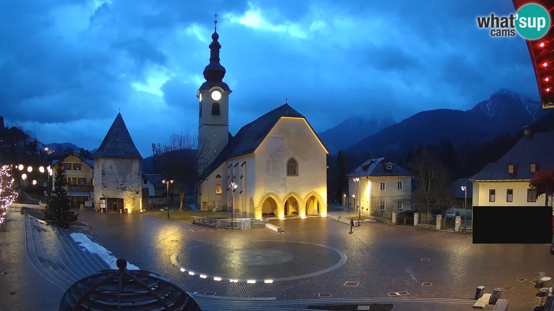 Tarvisio – plaza Unità / Iglesia SS.Pietro e Paolo Apostoli