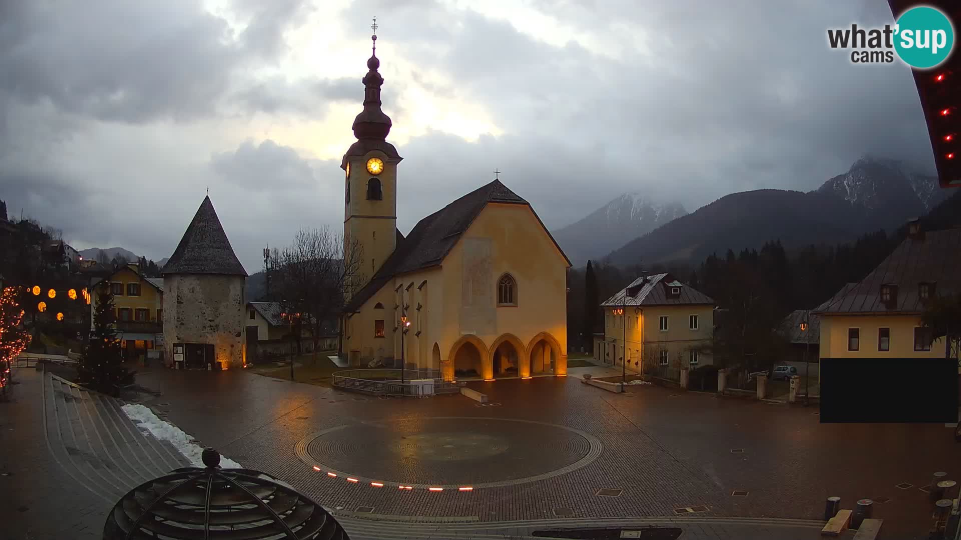 Tarvisio – plaza Unità / Iglesia SS.Pietro e Paolo Apostoli