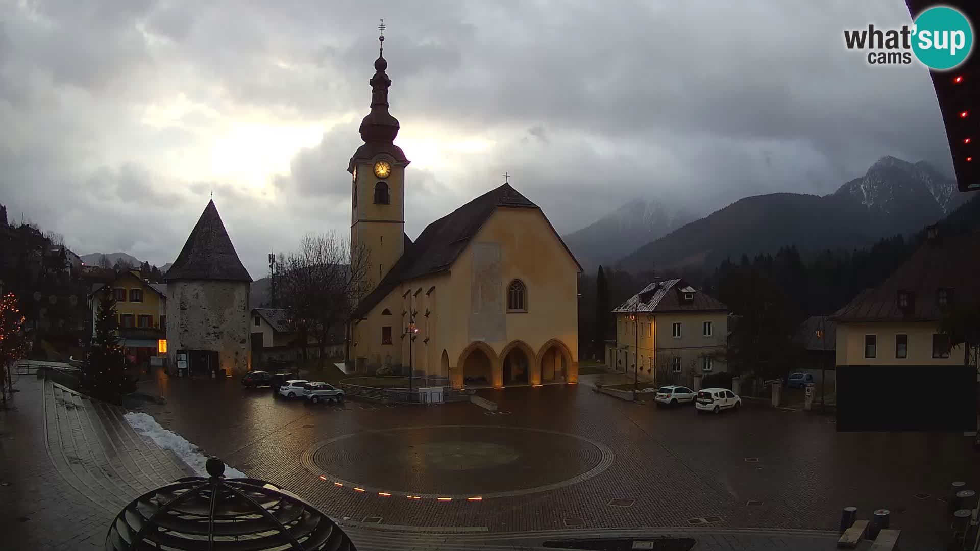 Tarvisio – plaza Unità / Iglesia SS.Pietro e Paolo Apostoli