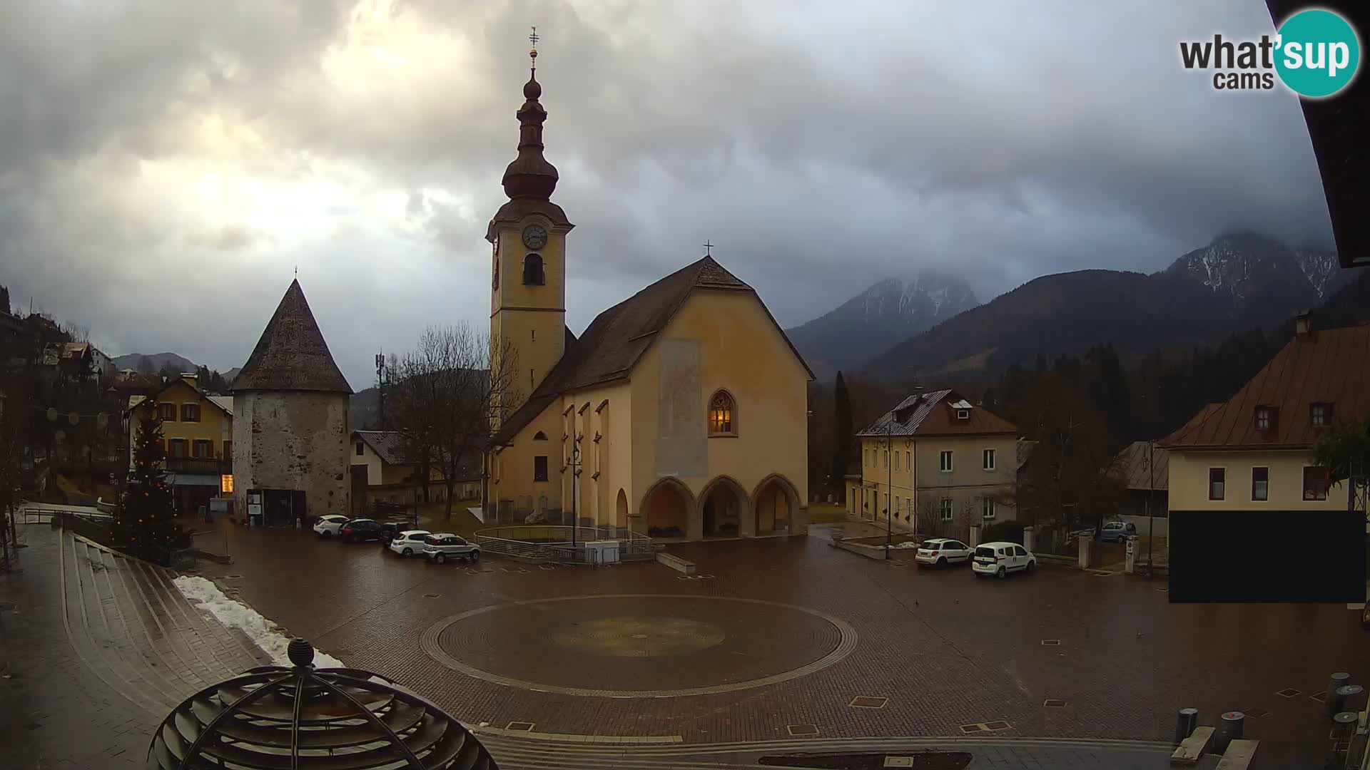 Tarvisio – plaza Unità / Iglesia SS.Pietro e Paolo Apostoli