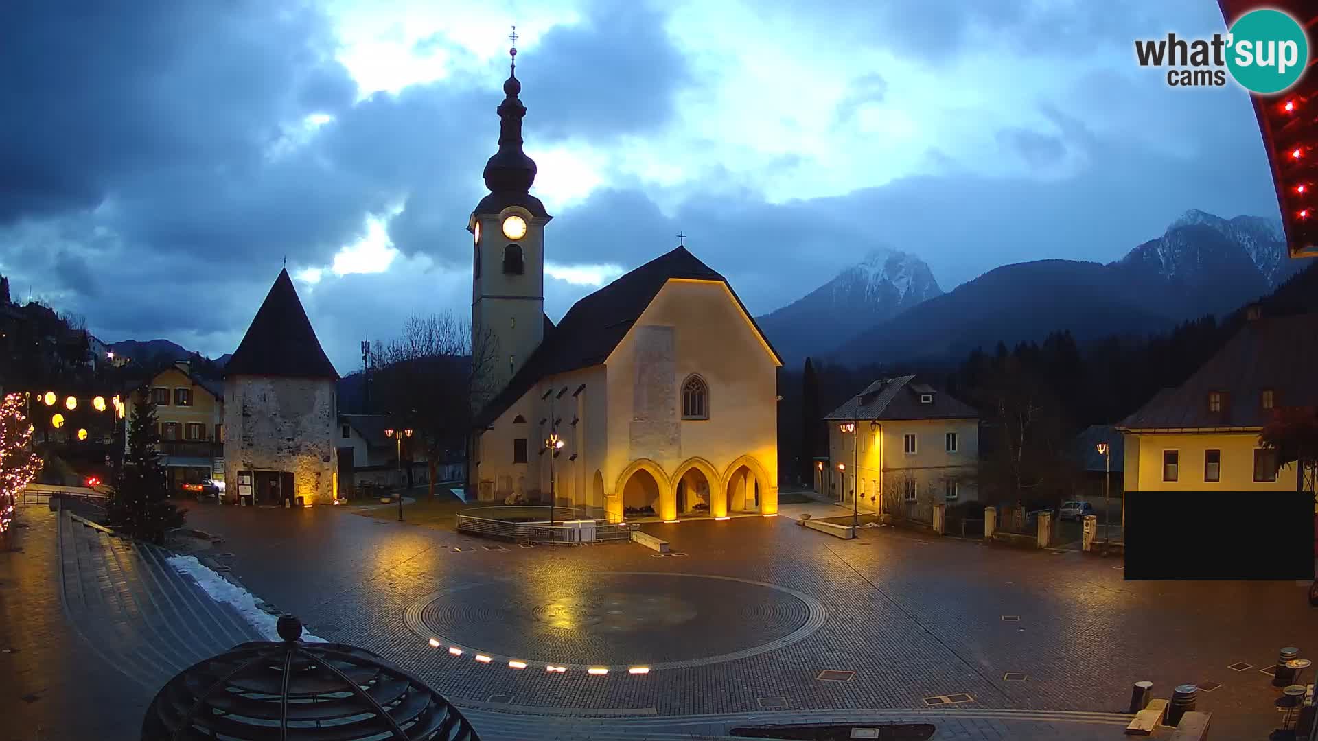 Tarvisio – plaza Unità / Iglesia SS.Pietro e Paolo Apostoli