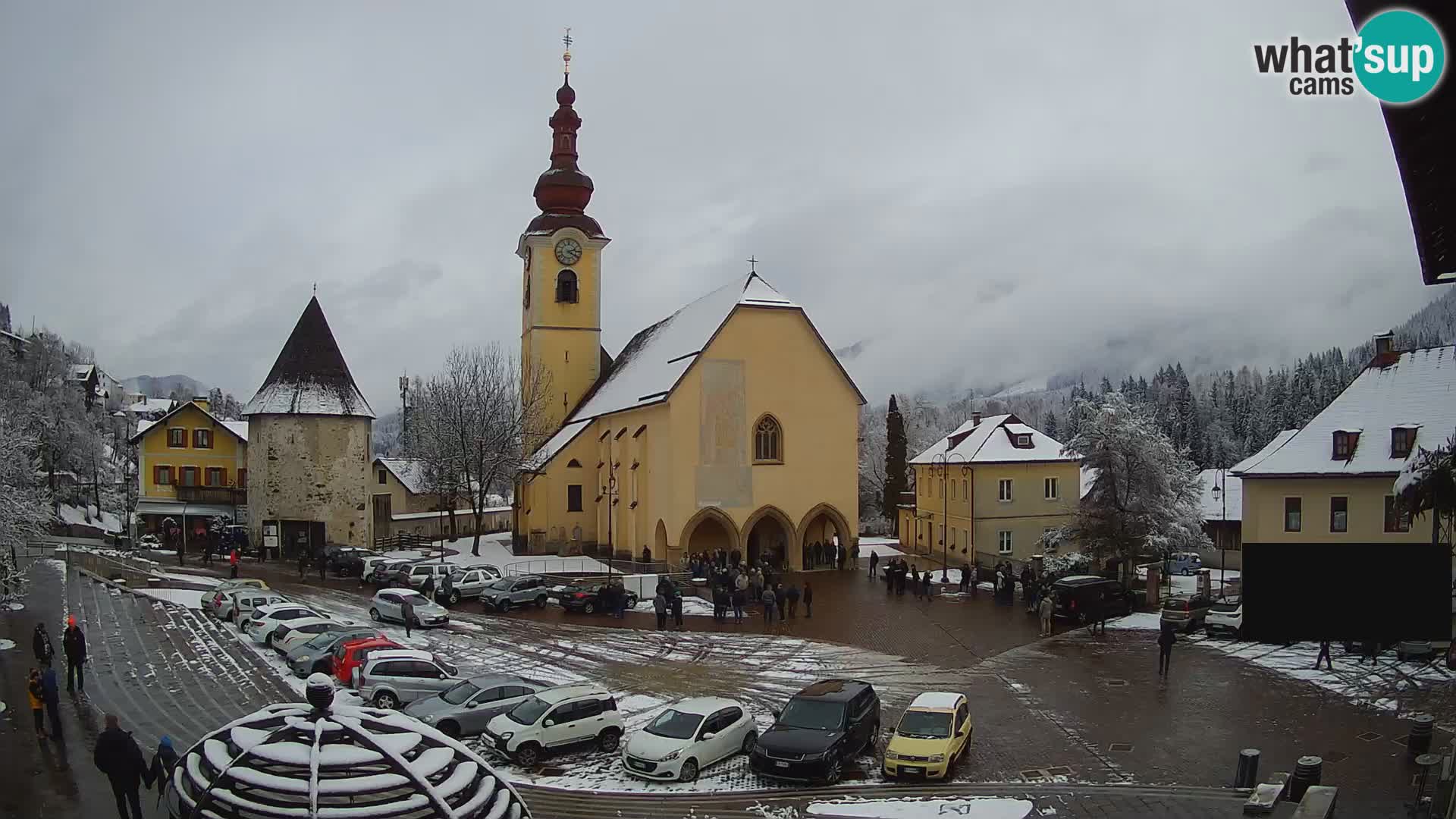 Tarvis – Platz Unità / Kirche SS.Pietro und Paolo Apostoli