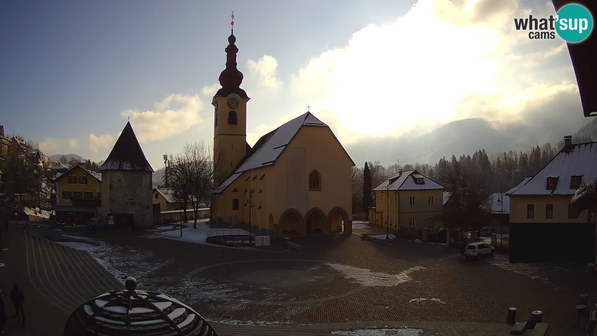 Tarvisio – plaza Unità / Iglesia SS.Pietro e Paolo Apostoli