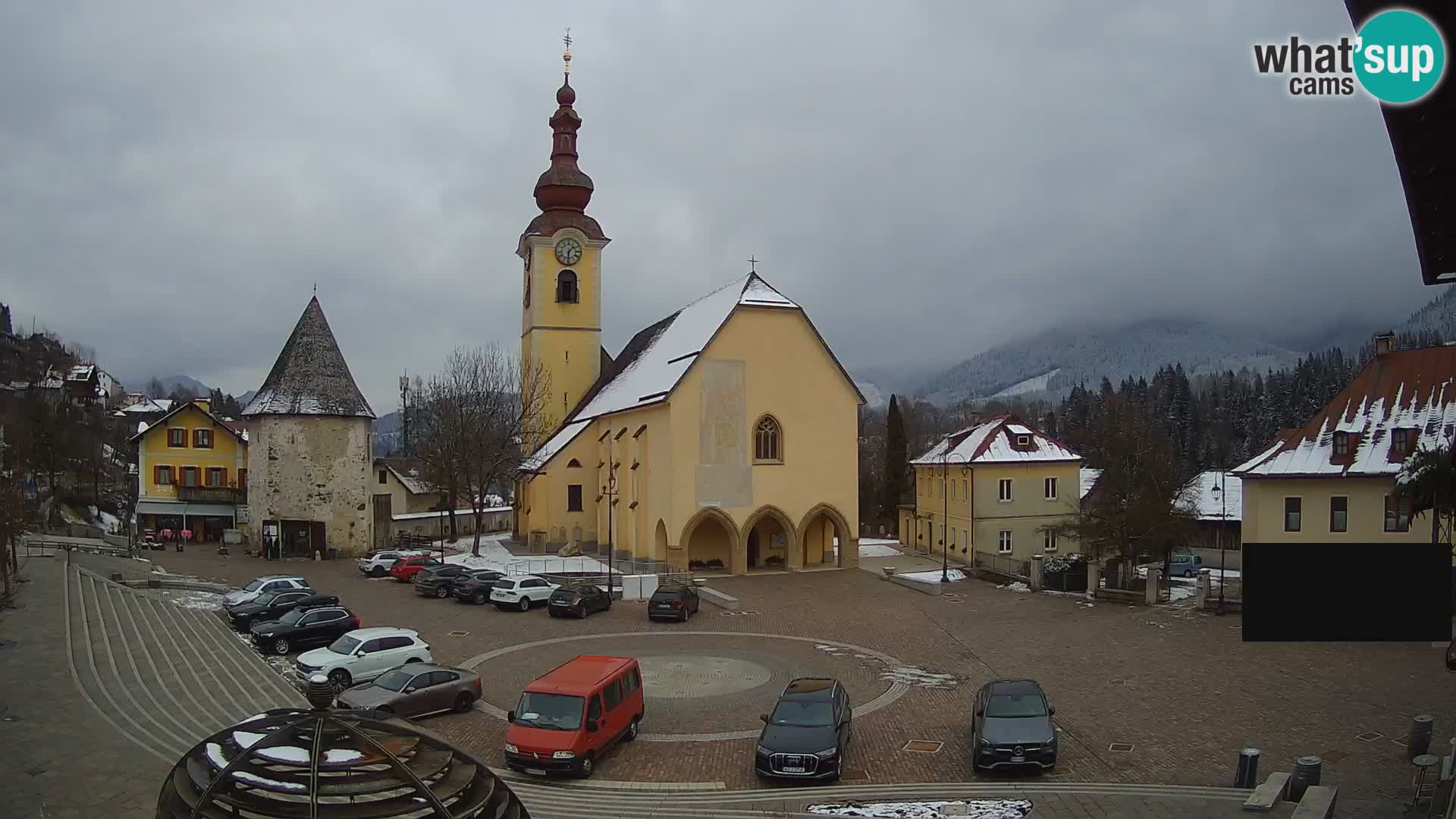 Tarvis – Platz Unità / Kirche SS.Pietro und Paolo Apostoli