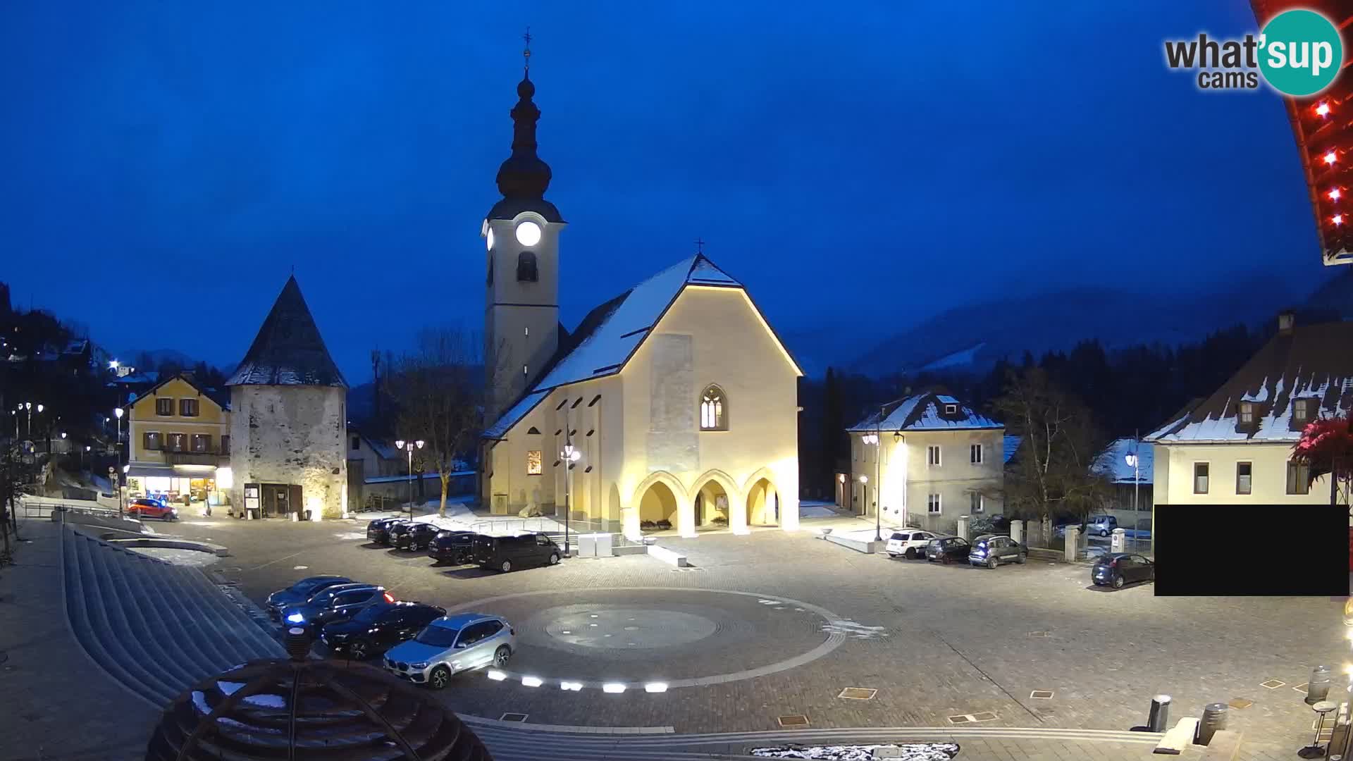 Tarvis – Platz Unità / Kirche SS.Pietro und Paolo Apostoli