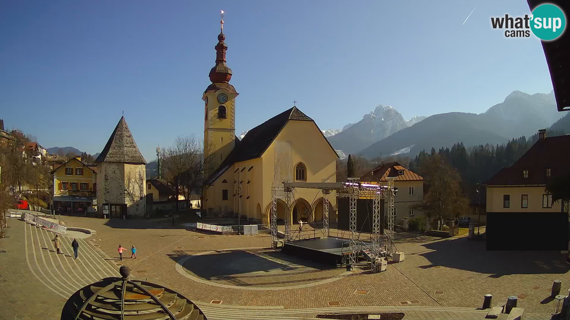 Tarvis – Platz Unità / Kirche SS.Pietro und Paolo Apostoli