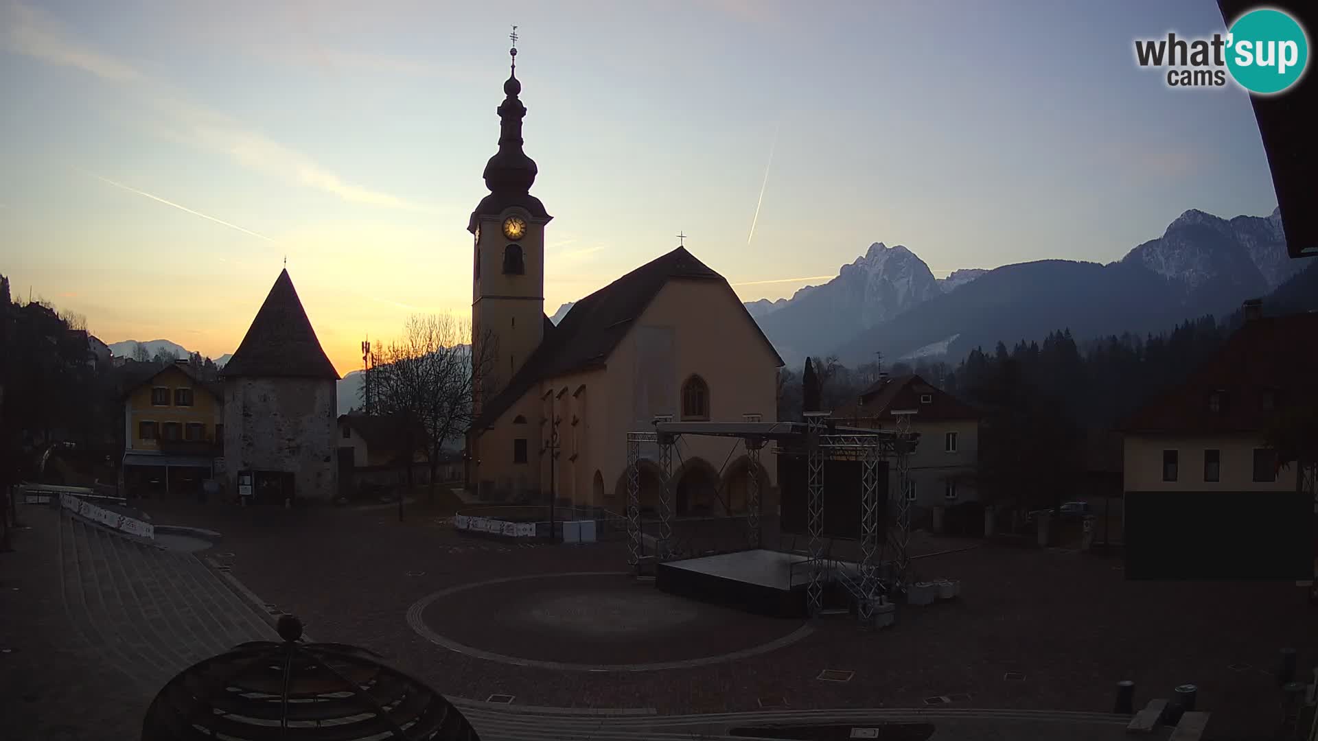 Tarvisio – plaza Unità / Iglesia SS.Pietro e Paolo Apostoli