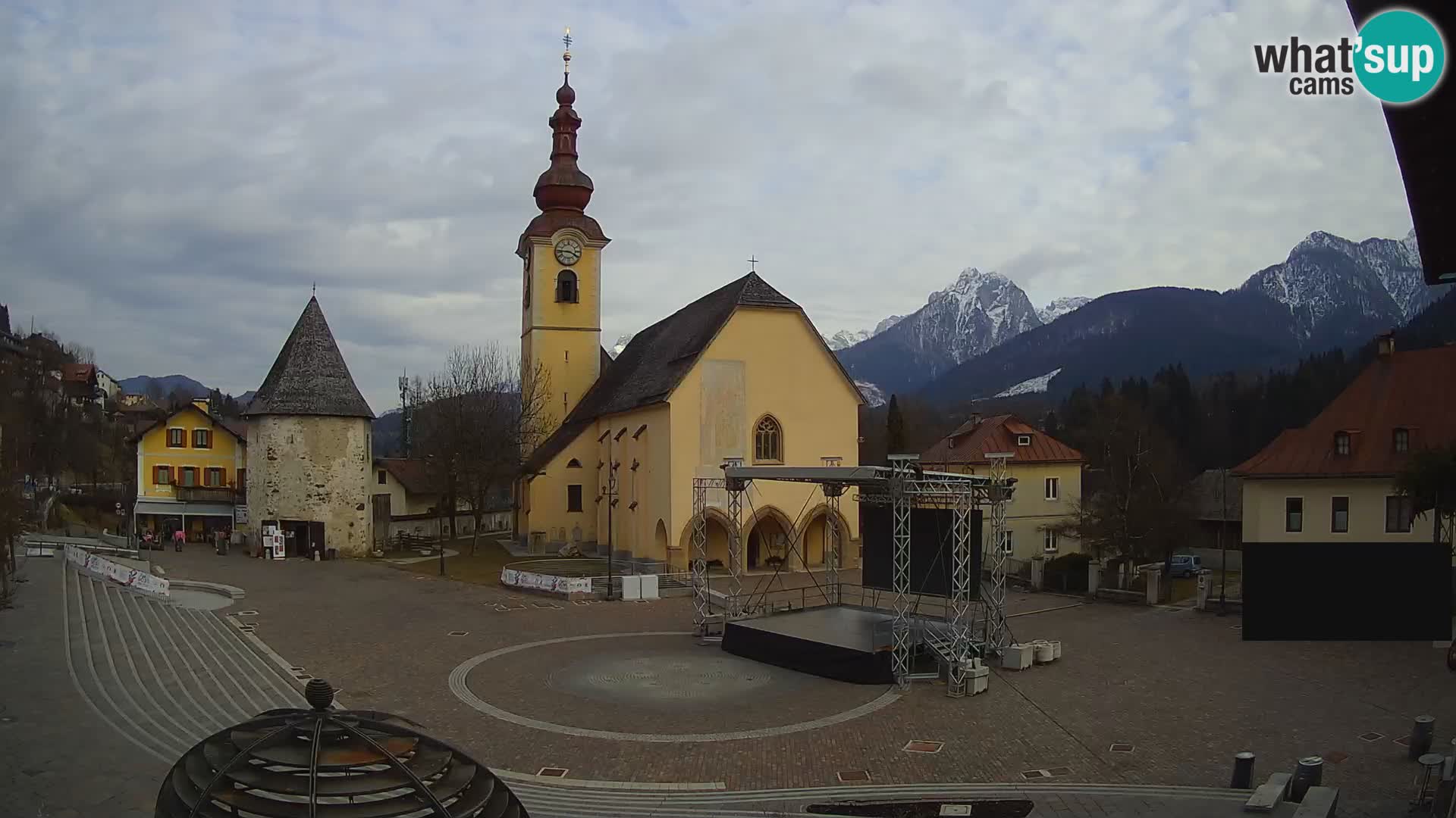 Tarvis – Platz Unità / Kirche SS.Pietro und Paolo Apostoli