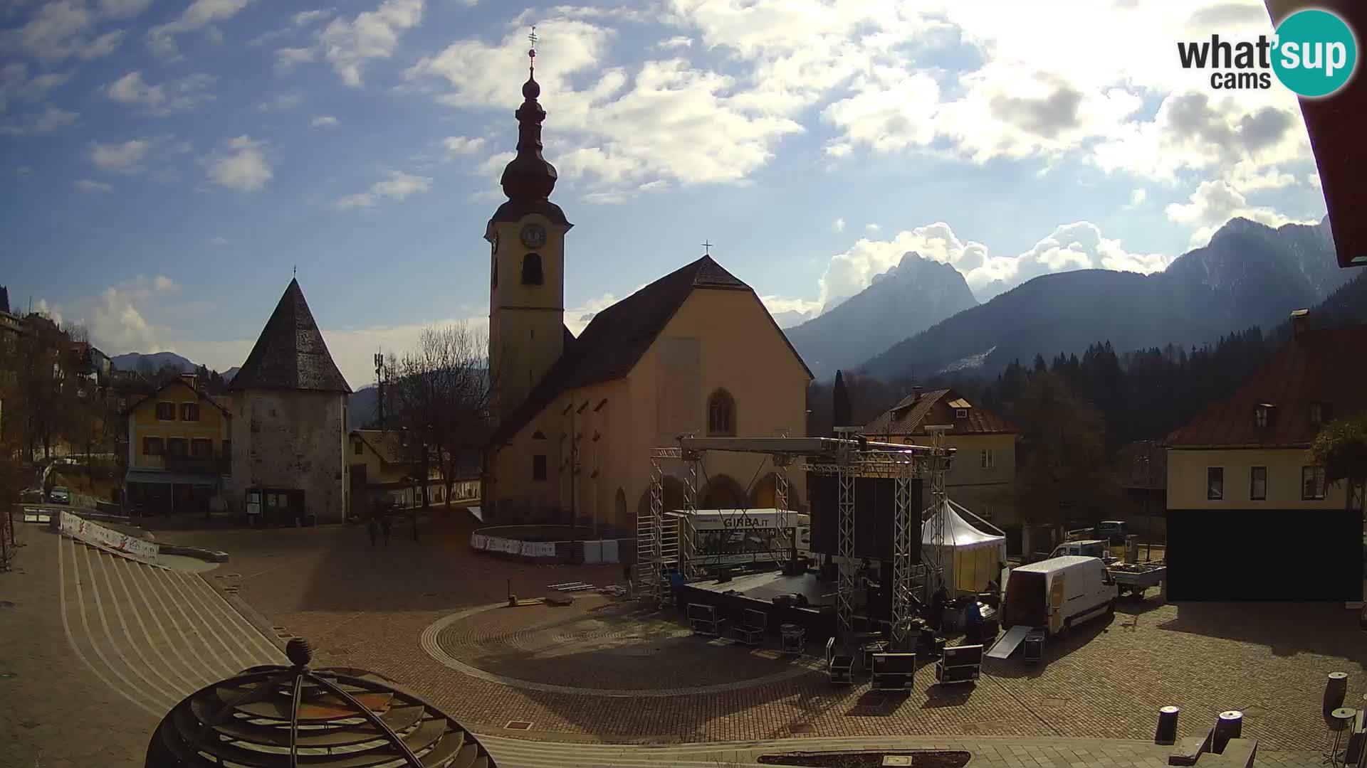 Tarvisio – plaza Unità / Iglesia SS.Pietro e Paolo Apostoli