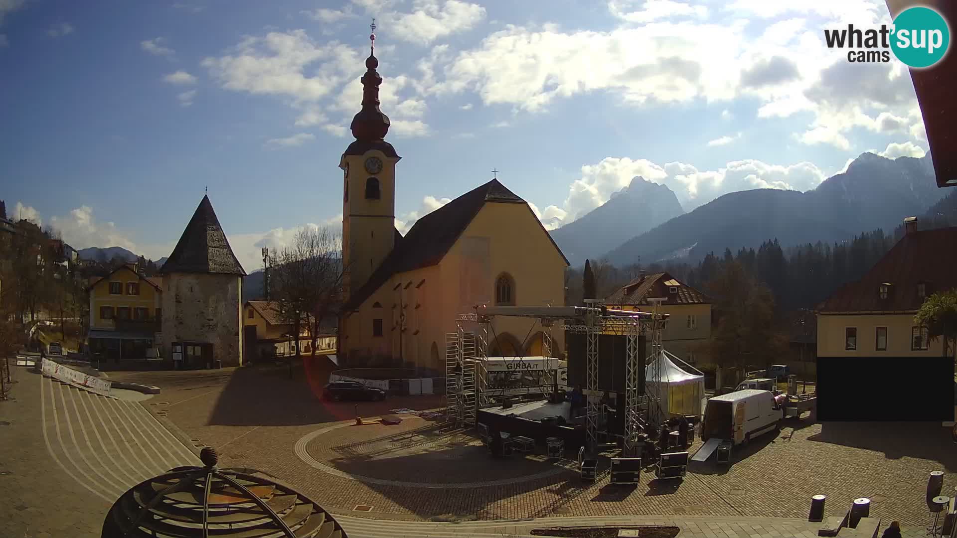 Tarvisio – plaza Unità / Iglesia SS.Pietro e Paolo Apostoli