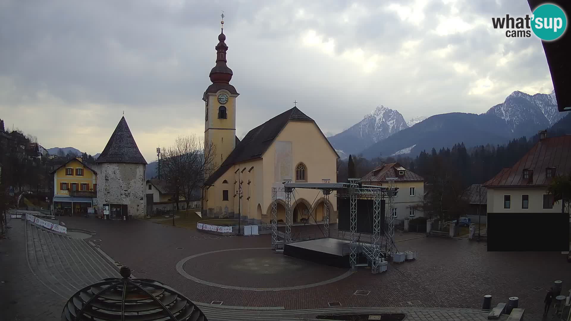 Tarvis – Platz Unità / Kirche SS.Pietro und Paolo Apostoli