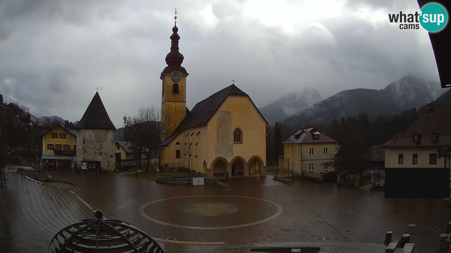 Tarvisio – plaza Unità / Iglesia SS.Pietro e Paolo Apostoli