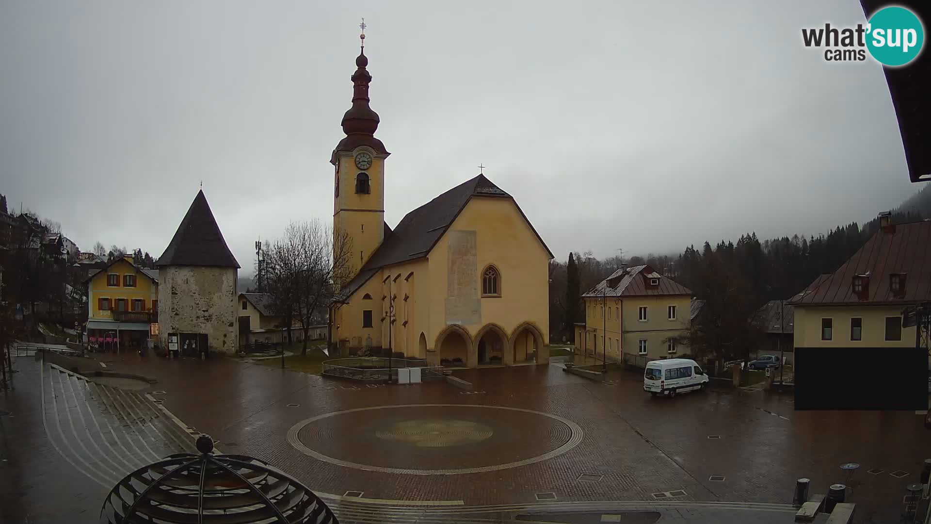 Tarvis – Platz Unità / Kirche SS.Pietro und Paolo Apostoli