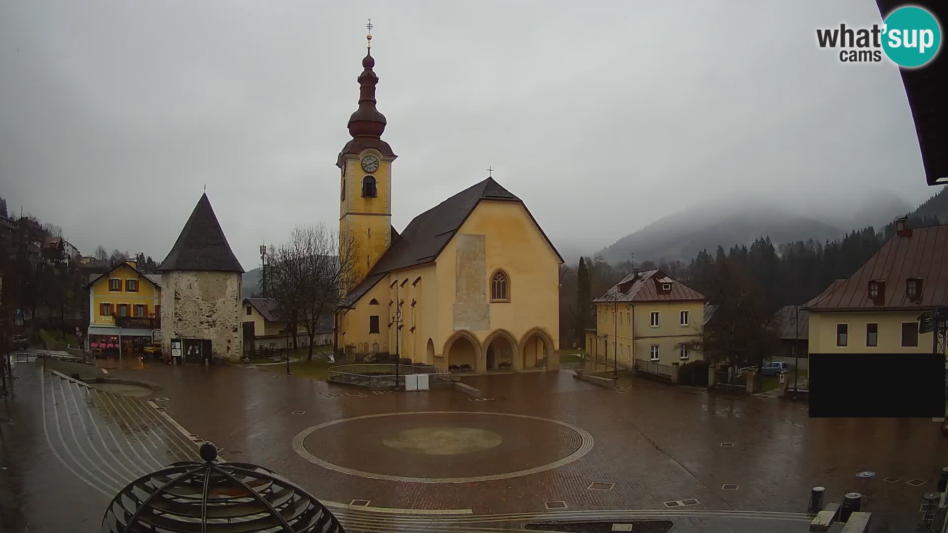 Tarvis – Platz Unità / Kirche SS.Pietro und Paolo Apostoli