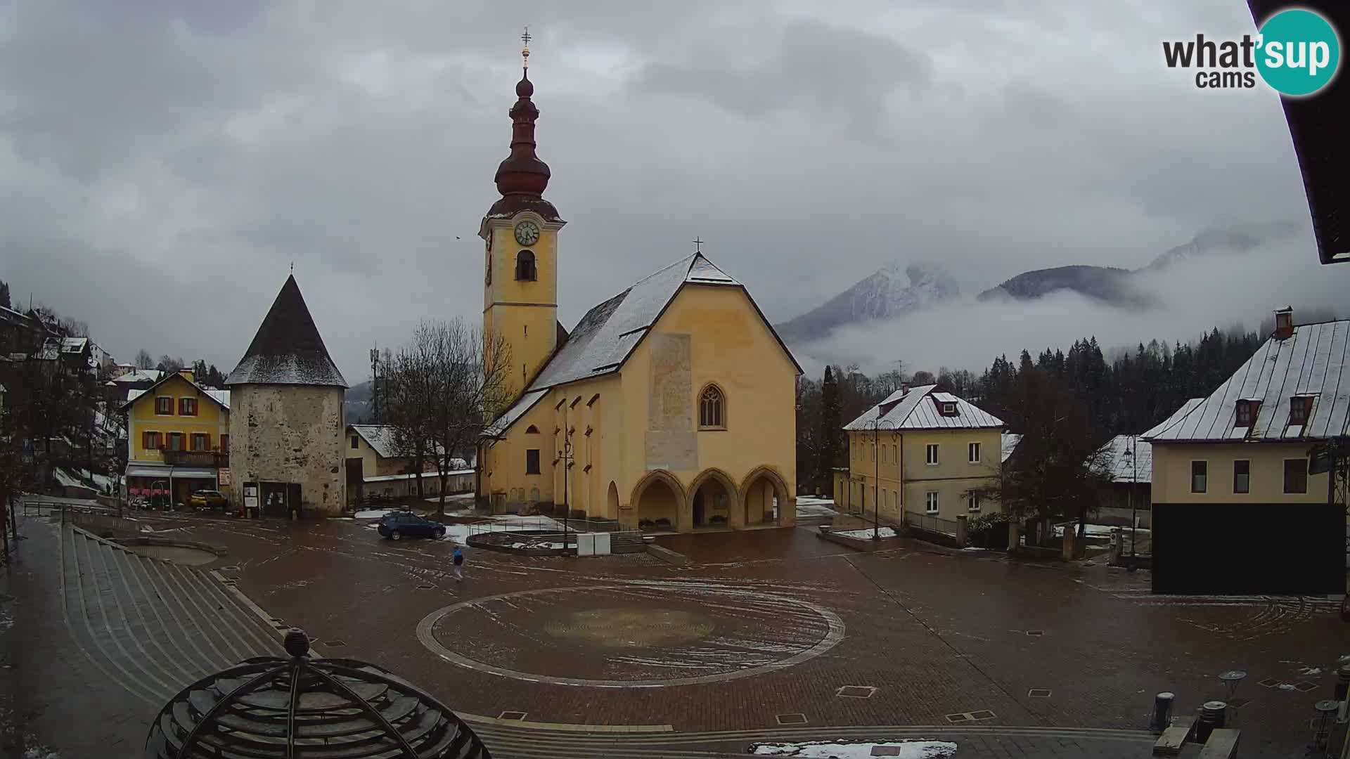 Tarvis – Platz Unità / Kirche SS.Pietro und Paolo Apostoli