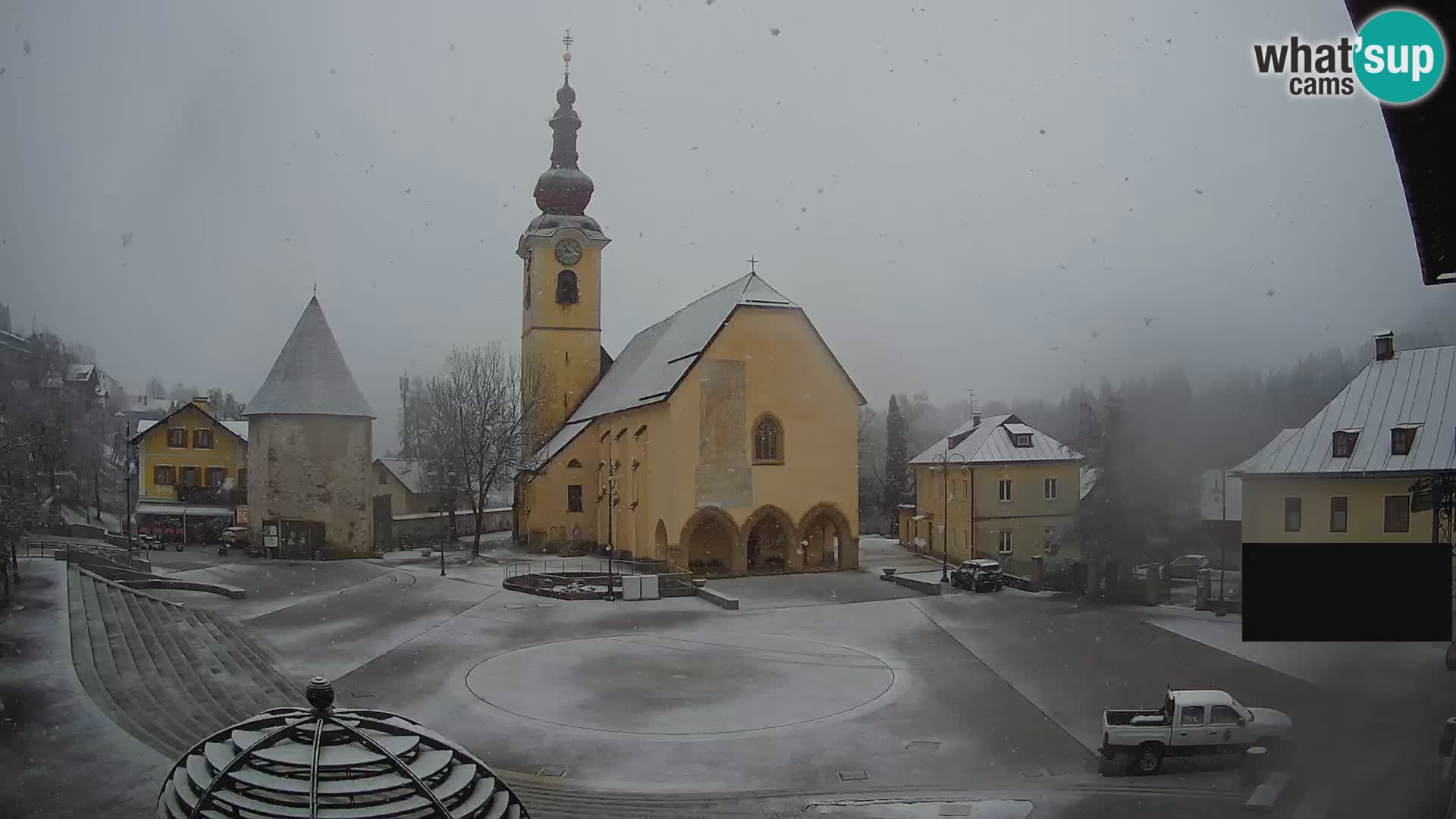 Tarvis – Platz Unità / Kirche SS.Pietro und Paolo Apostoli