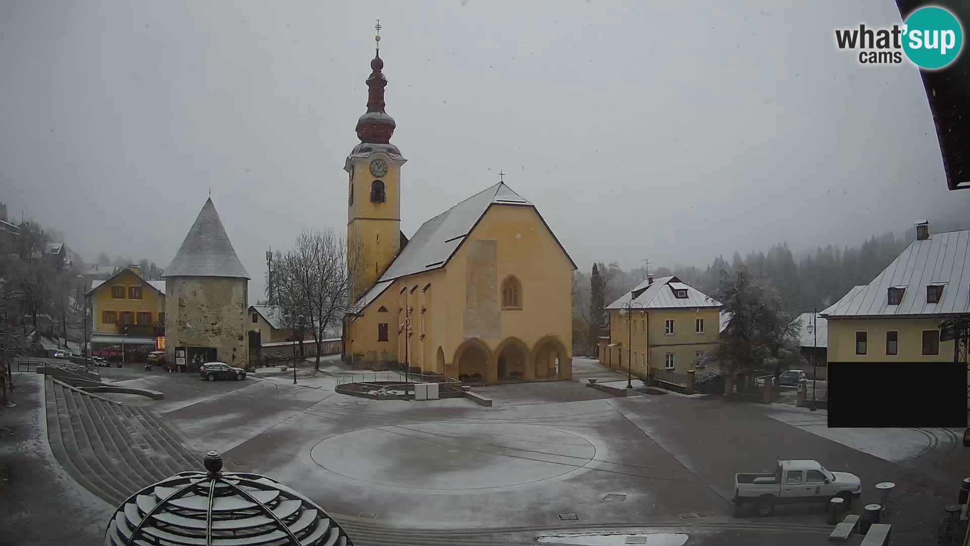 Tarvis – Platz Unità / Kirche SS.Pietro und Paolo Apostoli